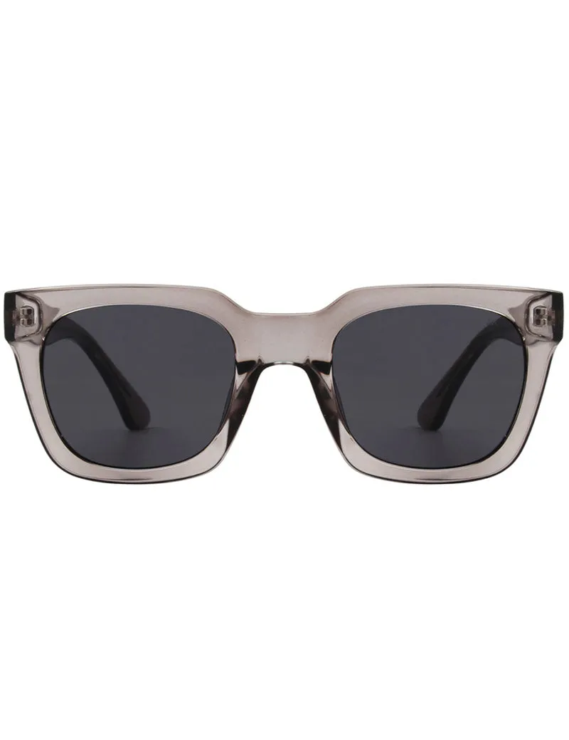 A.Kjaerbede Nancy Sunglasses Demi Grey Transparent