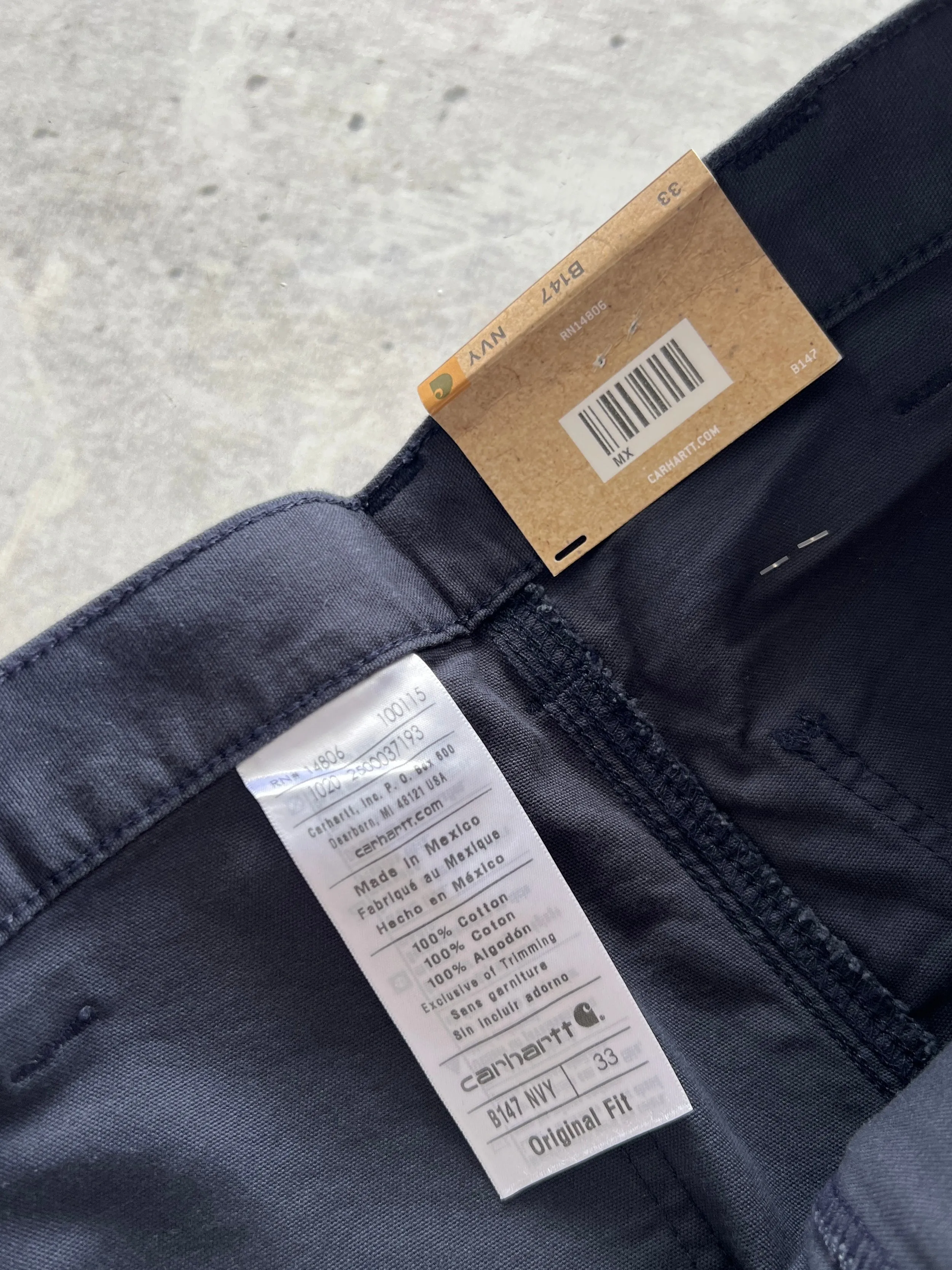 Brand new Carhartt baggy shorts (W33)